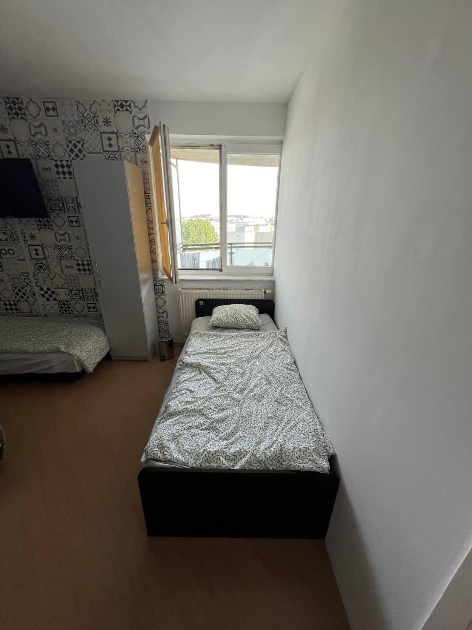 Hostel „U Sashka” 华沙 外观 照片