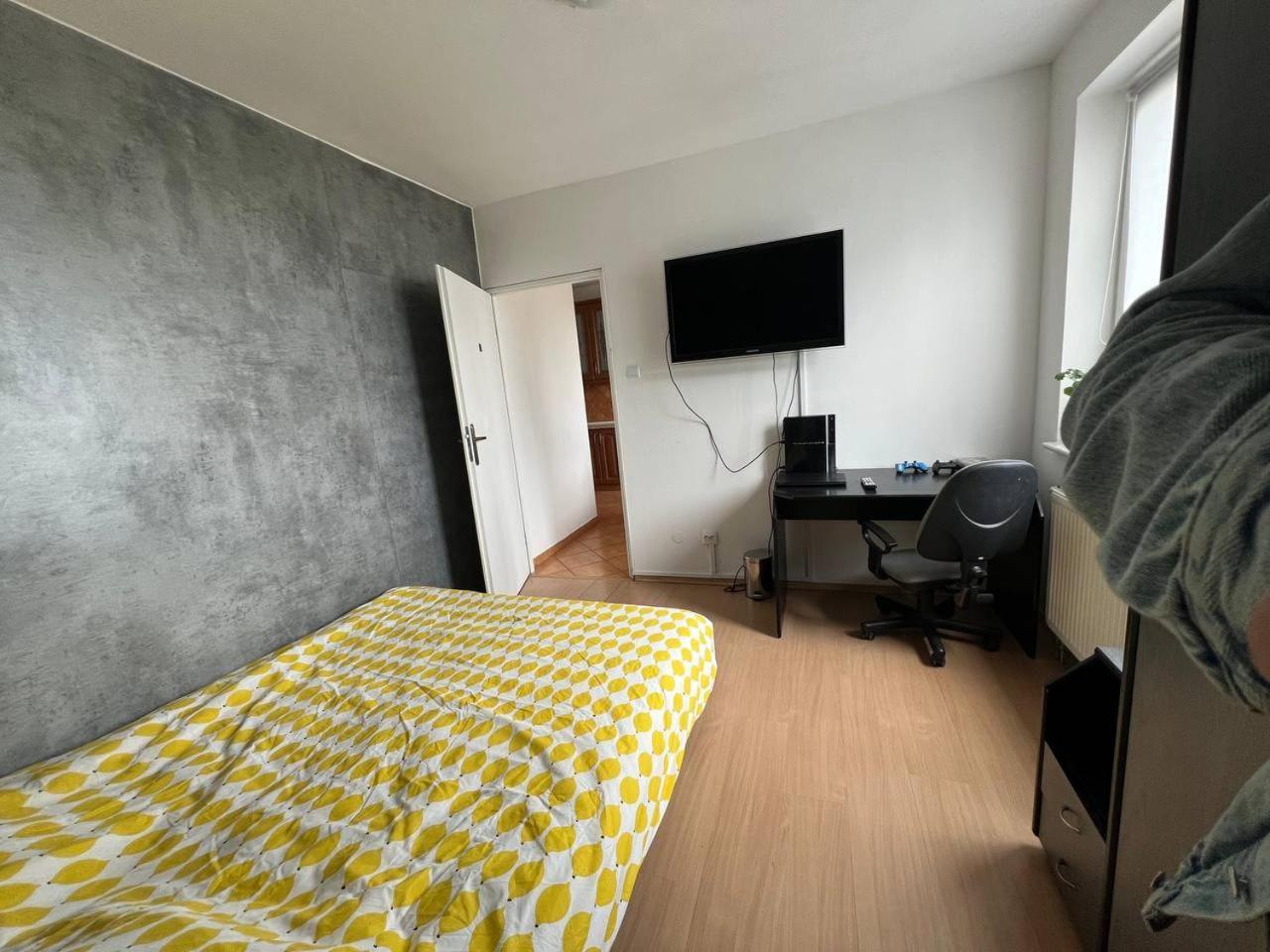 Hostel „U Sashka” 华沙 外观 照片