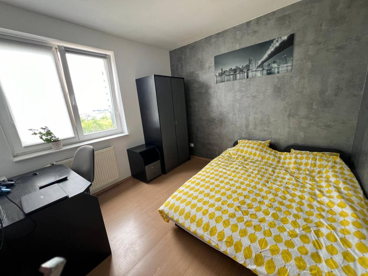 Hostel „U Sashka” 华沙 外观 照片
