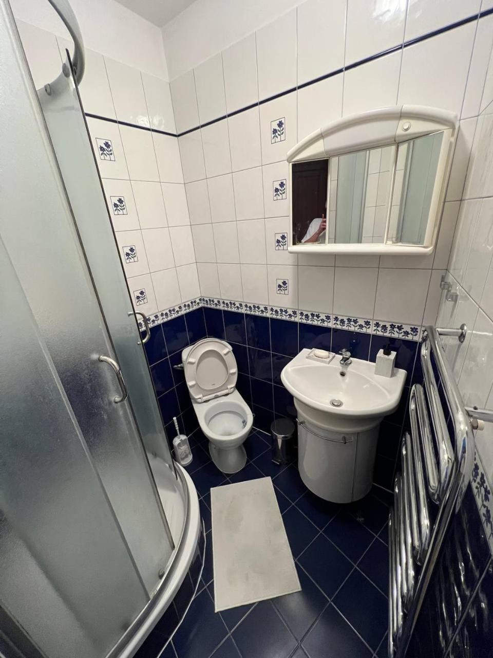 Hostel „U Sashka” 华沙 外观 照片